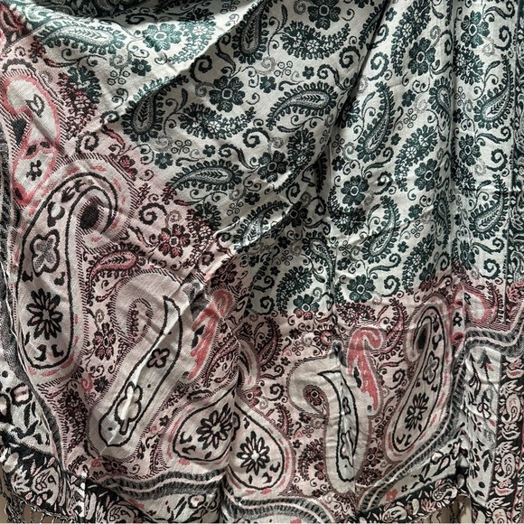 Elegant Shawl in Green & Red Paisley -Versatile Wrap, Scarf, or Veil, Soft Rayon - Picture 13 of 17